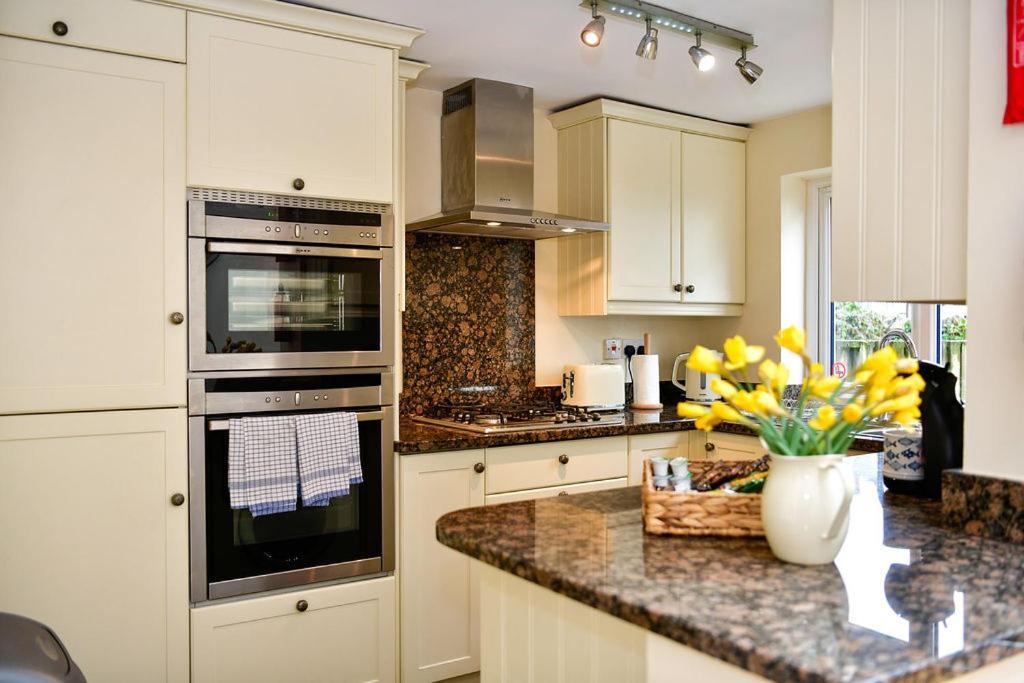 Just Stay Wales - Castle Square Cottage, Mumbles Exteriör bild